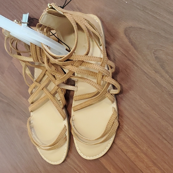 Cat and Jack girls sandals - Picture 2 of 5